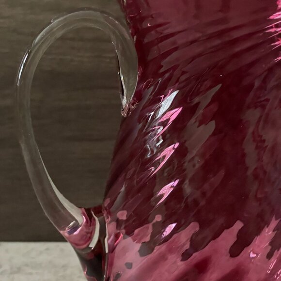 Vintage Studio Art Glass Handblown Red Swirled Applied Handle 7" Pitcher 40oz - Picture 5 of 6